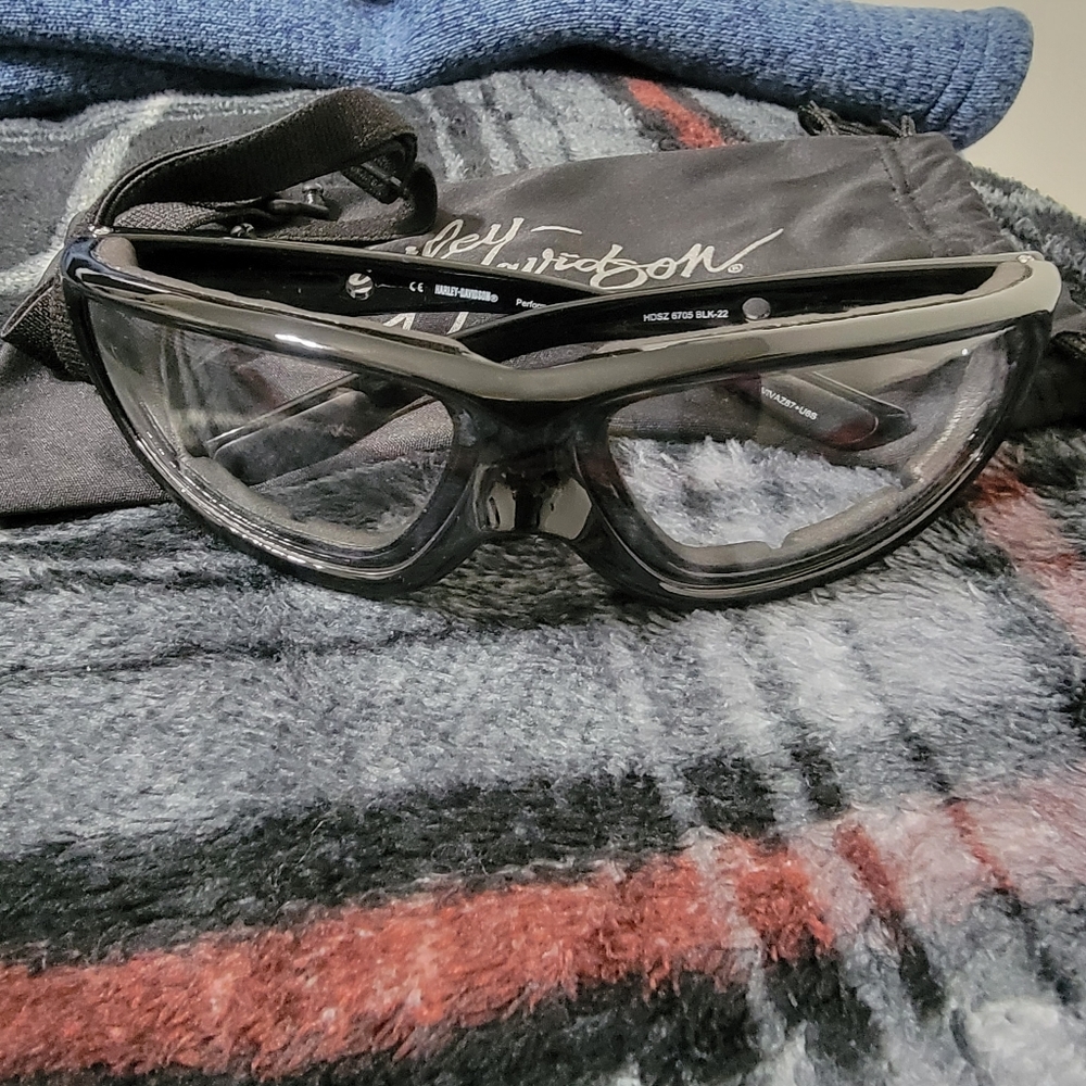 Harley Davidson riding glassess. 1 pair clear, 1 pair black